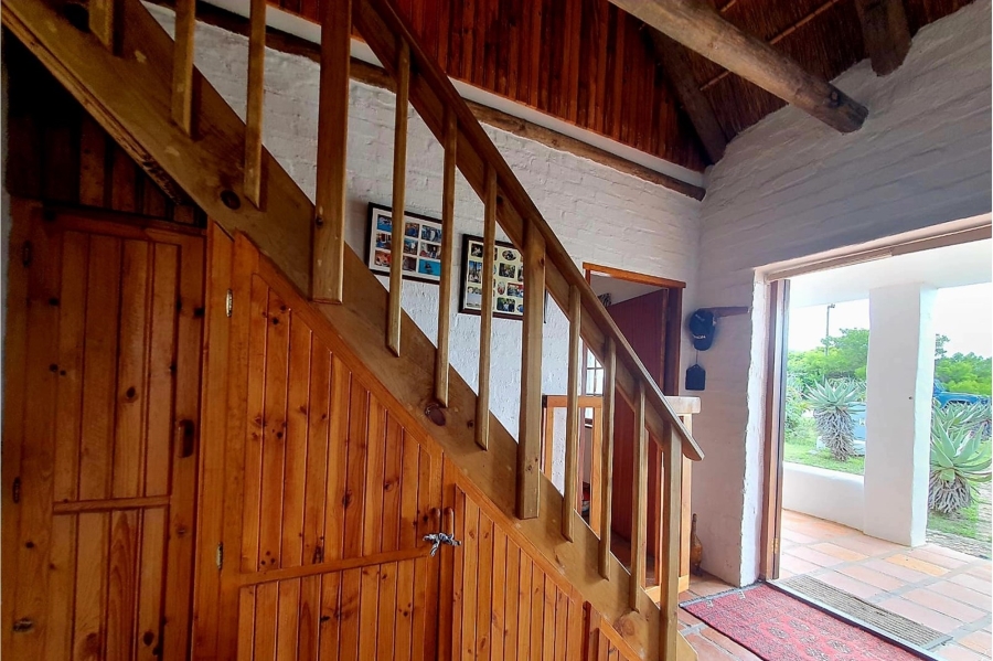 4 Bedroom Property for Sale in Boggomsbaai Western Cape